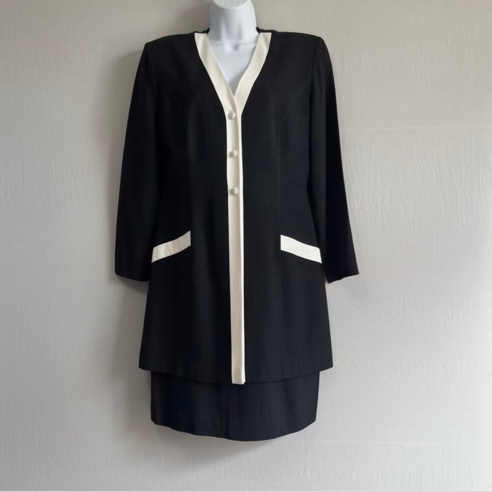DANI MAX Lois Snyder Vintage Black Boxy Blazer Dress
Size 8 Medium